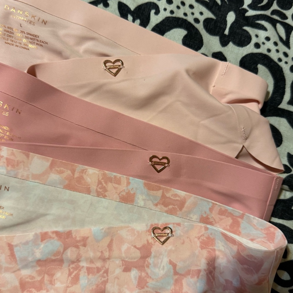 Danskin Women's Pink and White Panty SetNWOT - Picture 6 of 7
